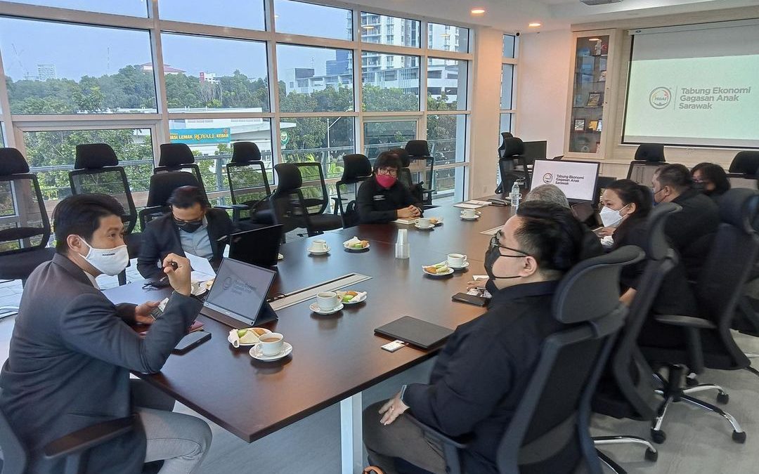 Lawatan kerja delegasi TEGAS Community Innovative Learning (TCIL) ke pejabat Malaysian Board of Technologists (MBOT).