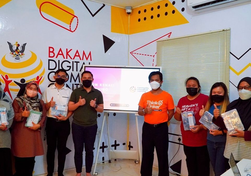 Program Makerspace: Jom Kenali Arduino anjuran Pusat Komuniti Digital (Digital Community Centre) Bakam dengan kerjasama Pustaka Negeri Sarawak, Miri