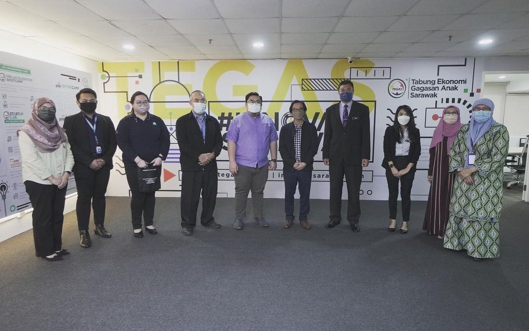 Perbincangan kerjasama antara Ministry Education, Innovation and Talent Development (MEITD),TEGAS, Jabatan Tenaga Kerja, dan Perkeso bagi program SCaT Fair 2022 di Pejabat TEGAS Community Innovative Learning (TCIL)