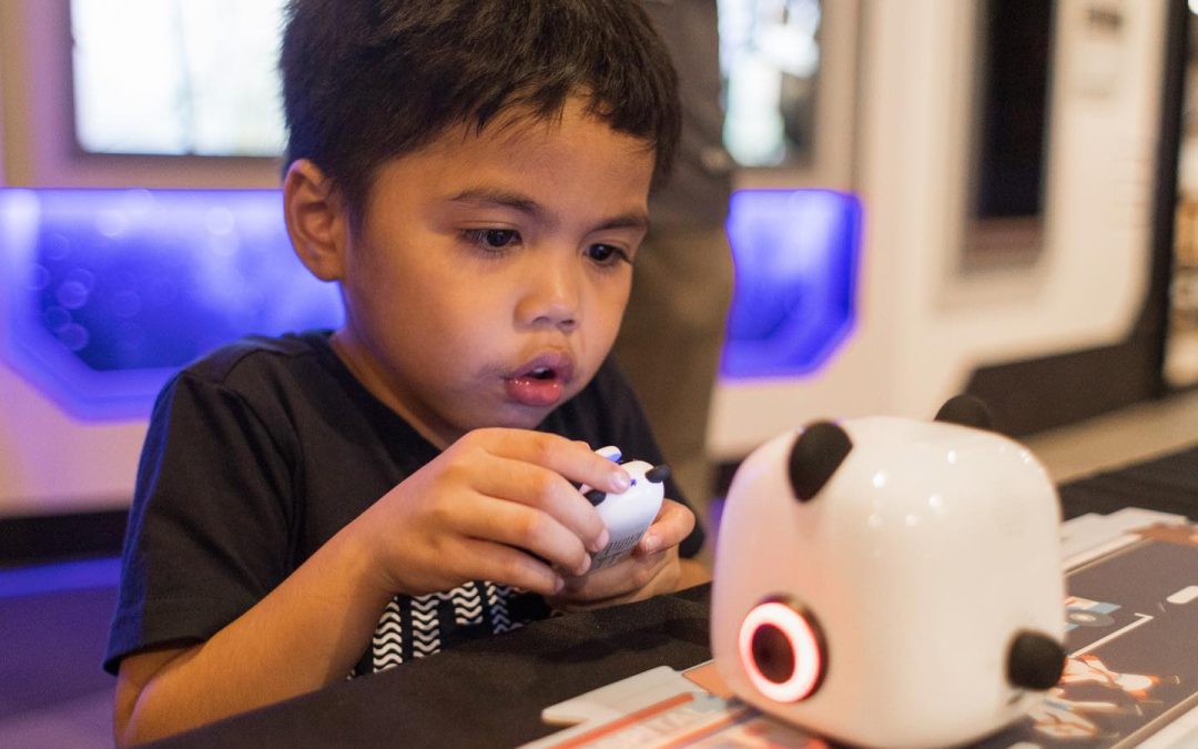 Hari Pertama Program DART ( Digital, Automation, Robotics and Technology) anjuran Petrosains – The Discover Centre PlaySmart Kuching.