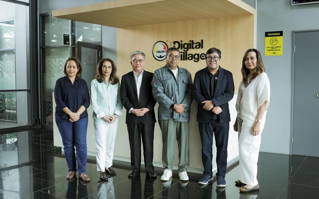 Lawatan oleh The Magical Thinking People ke TDV