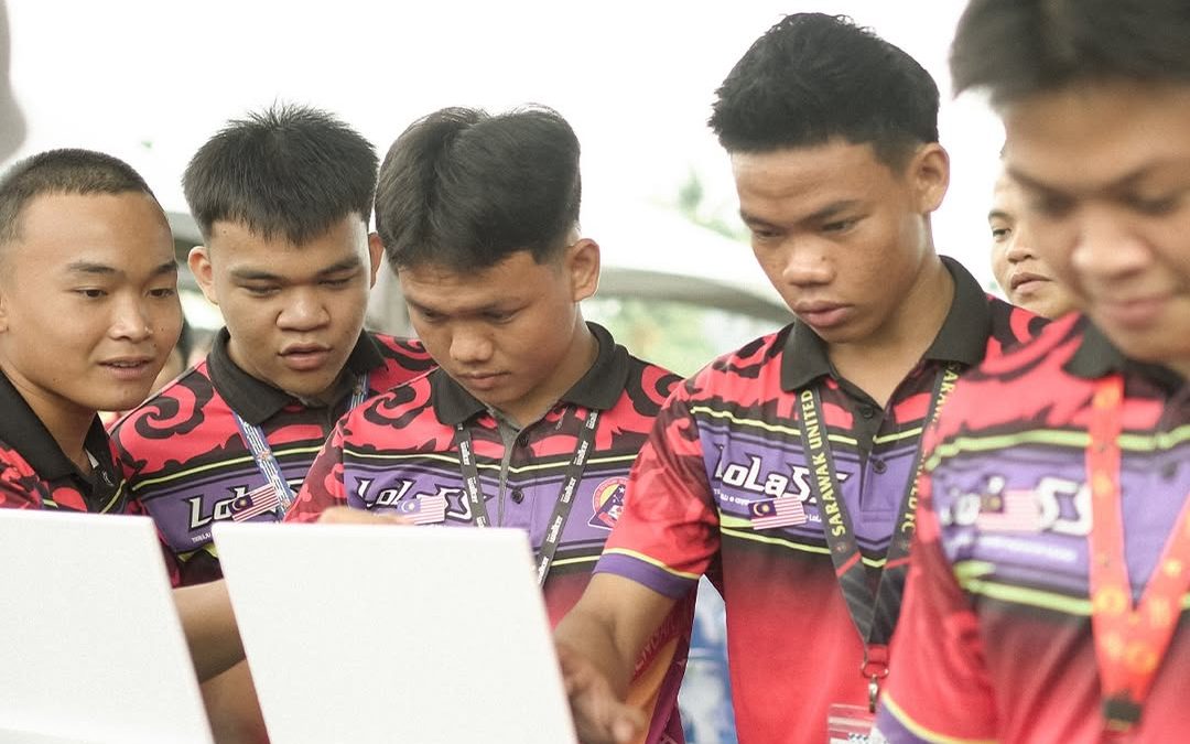 Curiosity Sparks at PRO-DR 2025 Long Lama